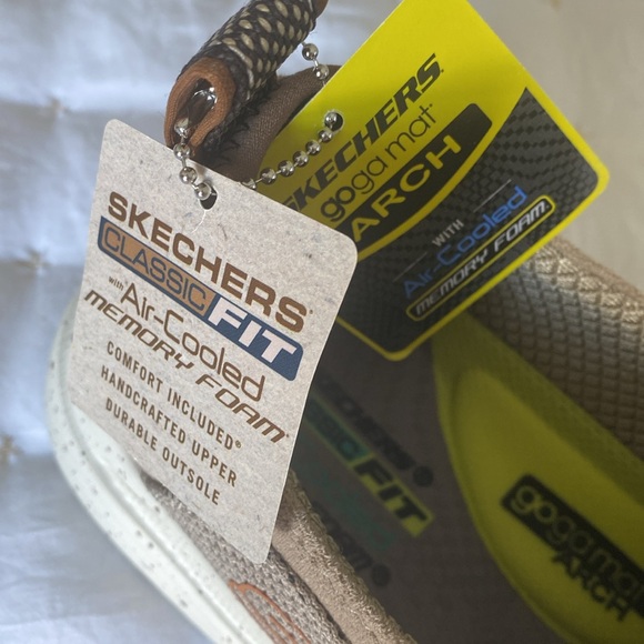 Skechers Slip On Boat Shoe Goga Mat Arch with Air-Cooled Memory Foam Mens 10 - Picture 3 of 8